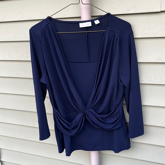 New York & Company Tops - EUC New York & Company stretch, knotted front navy top